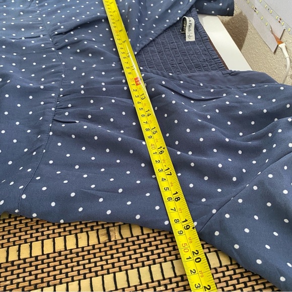 Abercrombie & Fitch Polka Dot Mini Dress Blue Ruffle Hem Size Large Preppy - Picture 11 of 12